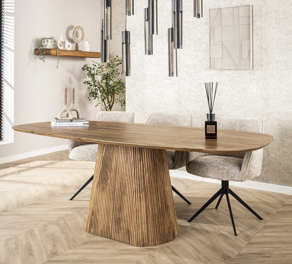 Holztisch