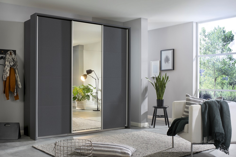 Schwebetürenschrank