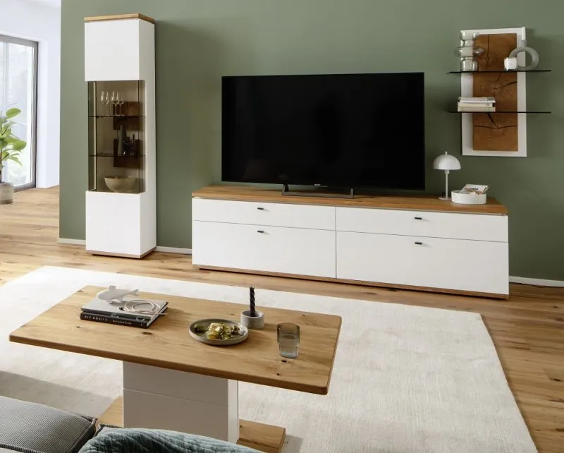 Wohnkombination Matadi | Soft white / Ast-Balkeneiche | 3-teilig | Vitrine mit Bandbeleuchtung & Unterbauspot