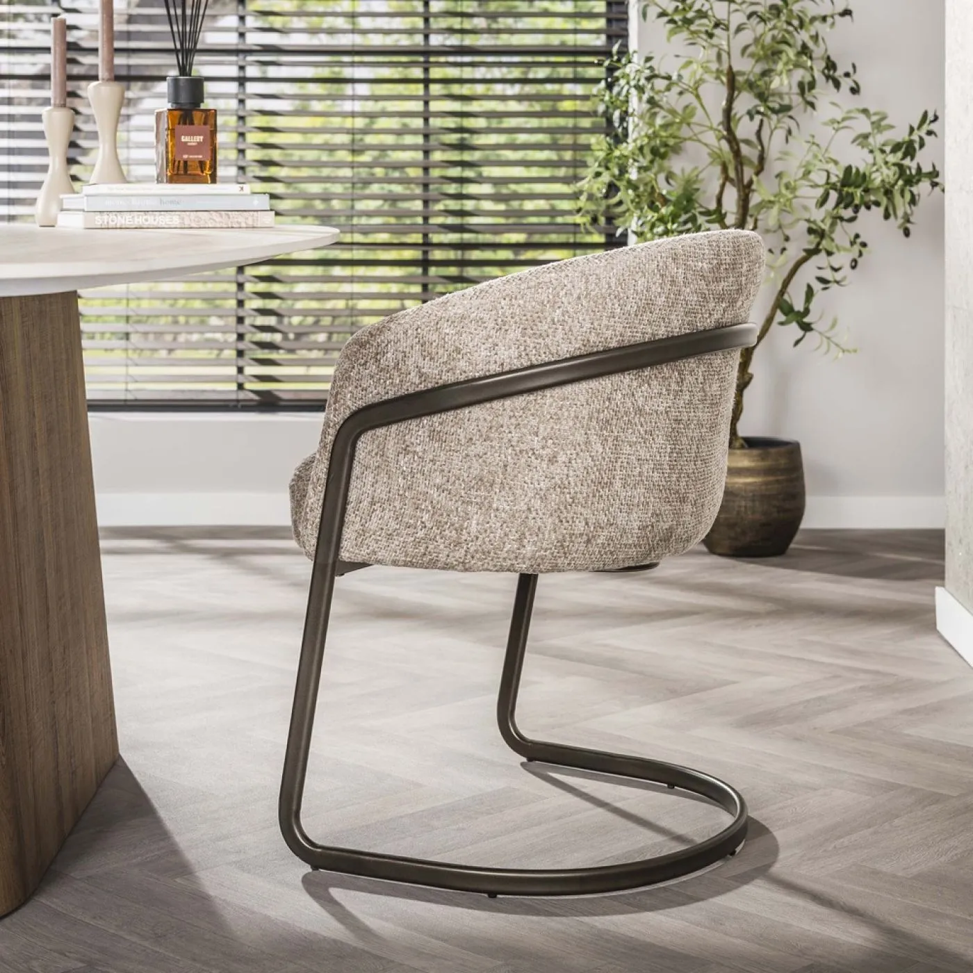 2er Set Stuhl Harmony | mit Schwinger-Gestell | Hoven-Stoff / Chenillegewebe | sand