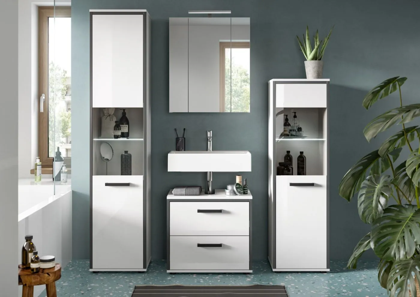 Bad Set Kojak 1 | 4-teilig | weiß / weiß Hochglanz | Spiegelschrank mit Beleuchtung