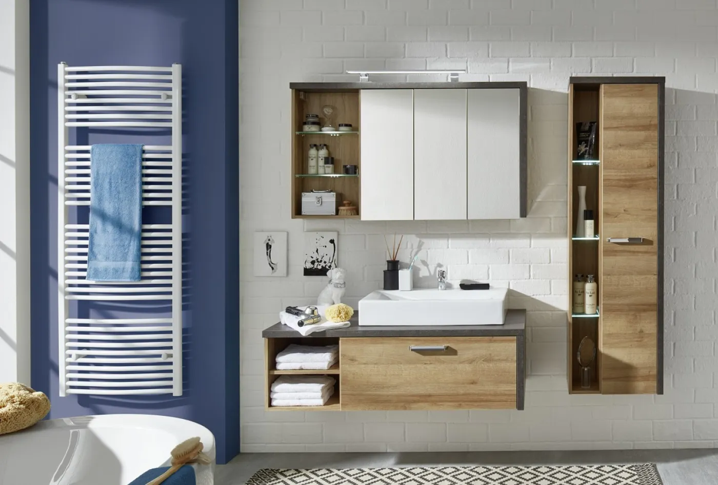 Badezimmer-Set Bay | inkl. Waschbecken | Eiche Honig / Beton | 4-teilig ohne Beleuchtung