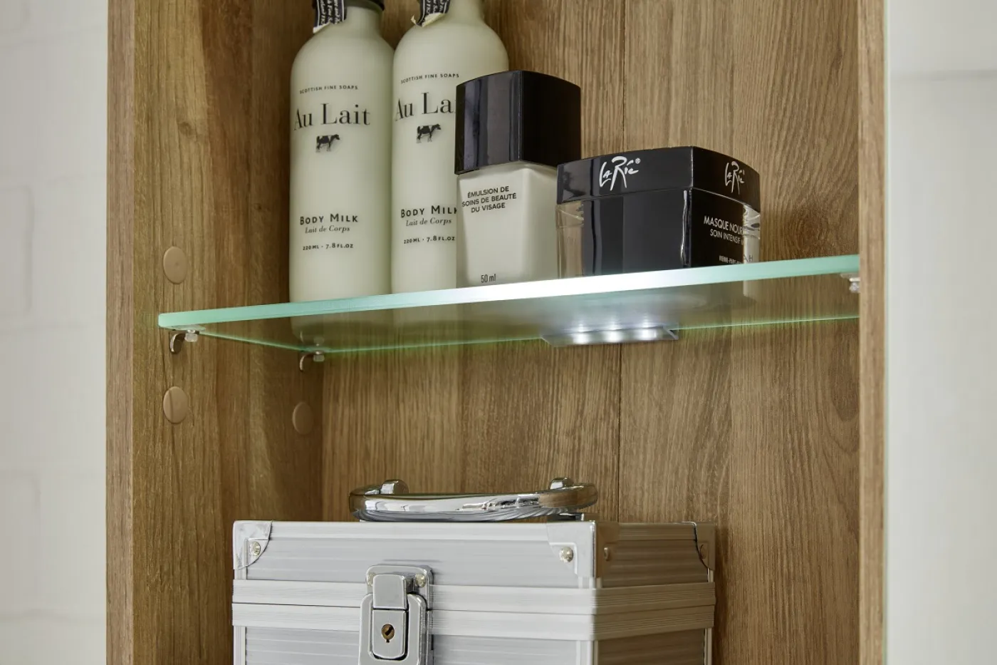 Badezimmer-Set Bay | inkl. Waschbecken | Eiche Honig / Beton | 4-teilig ohne Beleuchtung