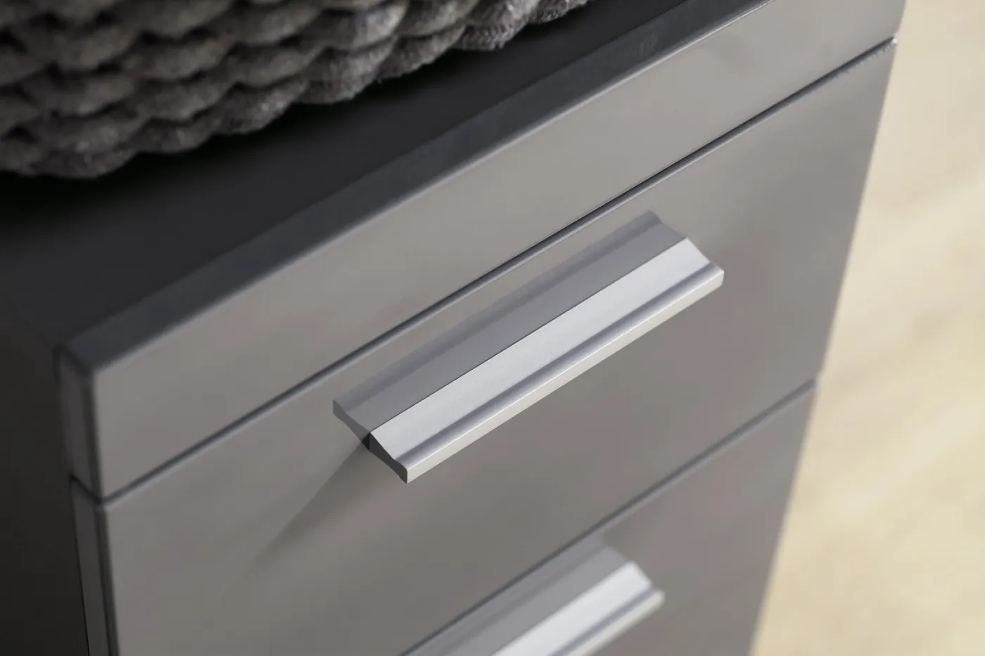 Badschrank Badkommode breit Amanda | grau Hochglanz