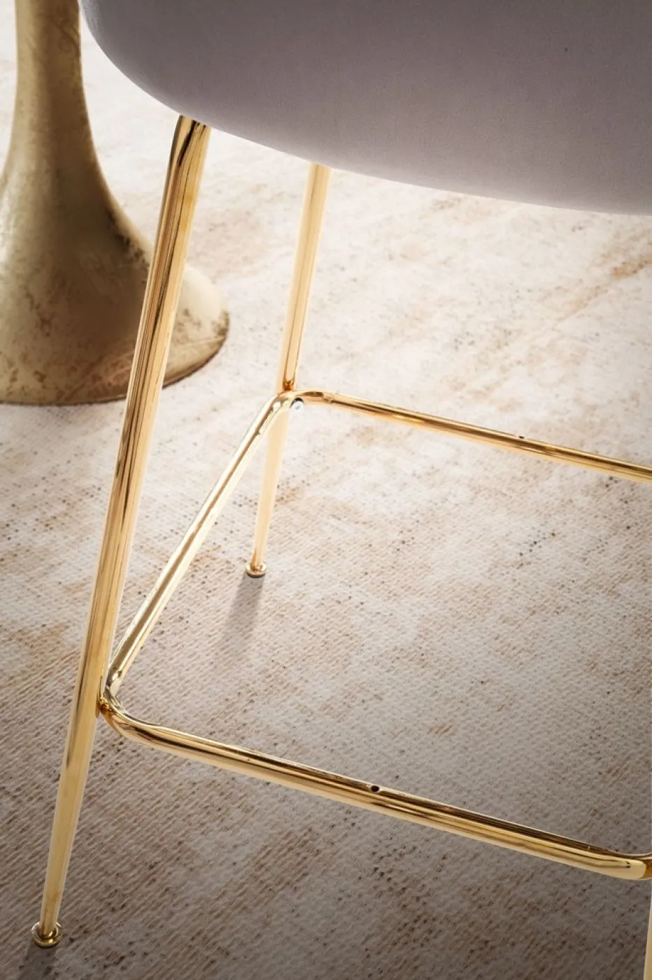 Barhocker 2er Set Diama | mit goldenen Beinen | samt | beige