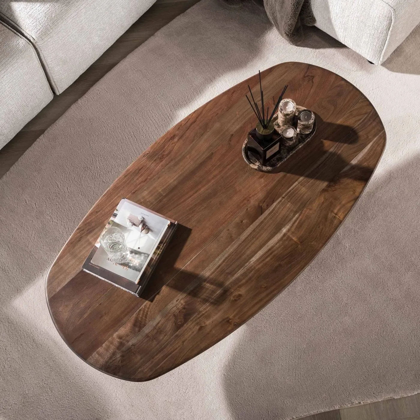 Couchtisch Gloria | 135cm | oval | Akazie massiv | braun