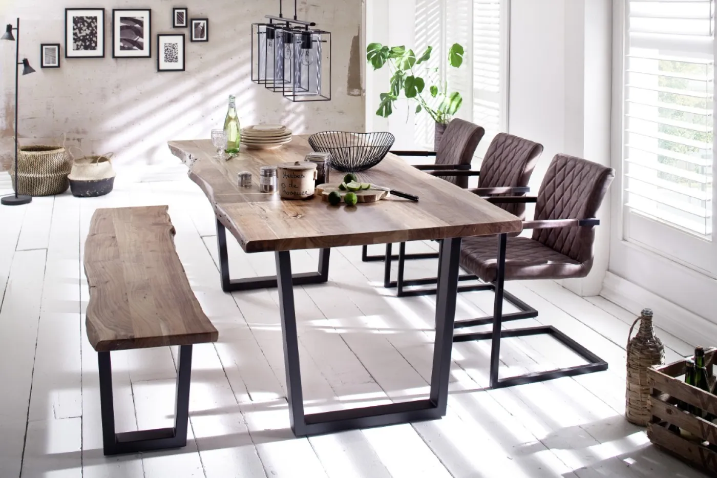 Esstisch Calabria | Akazie massiv | T-Gestell | walnuss / anthrazit | 240 x 100-Tischplatte 5,5 cm