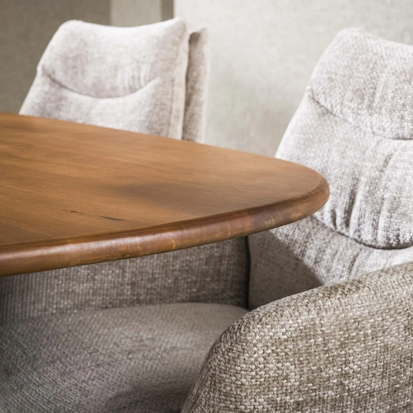 Esstisch Kani | 180 cm | oval | Mango massiv | sandfarbe