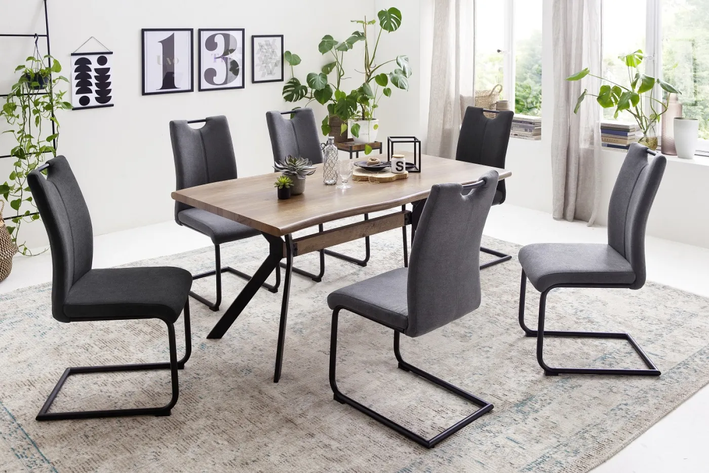 Esstisch Kerala | Wildeiche | 160 x 90