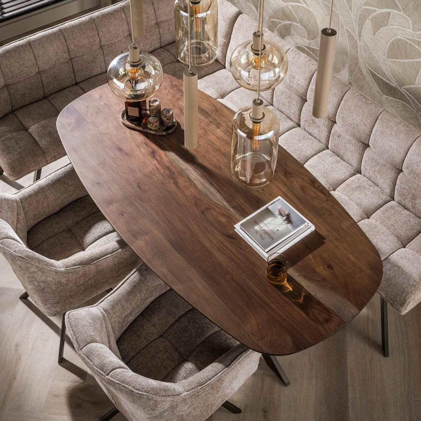 Esstisch Poem | 150/180/215cm | dänisch oval | Akazie massiv | braun | verschiedene Größen