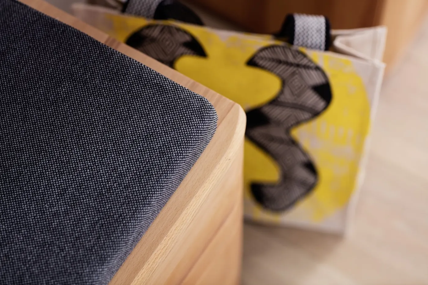 Garderobenbank Vedura | Kernbuche massiv mit Sitzkissen