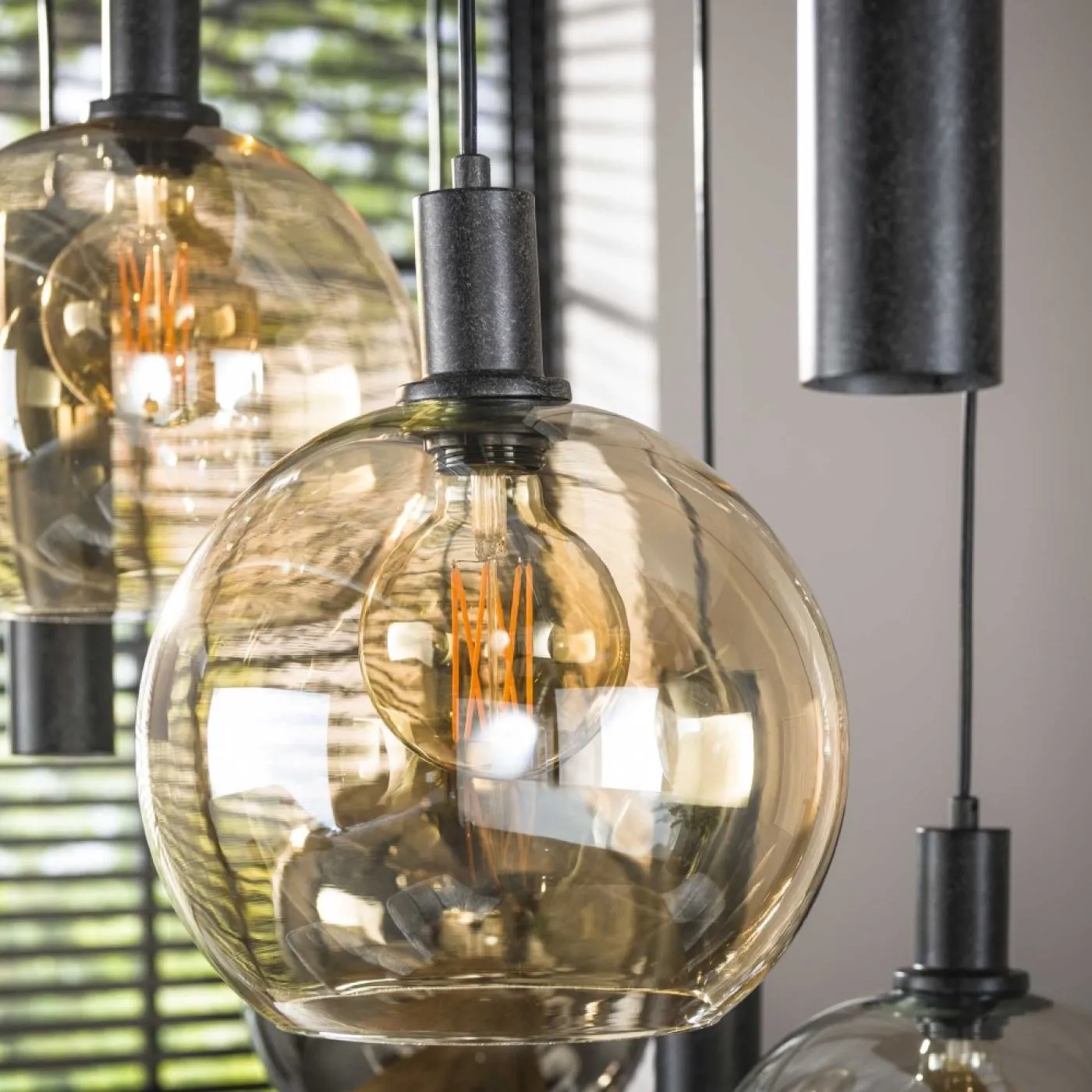 Hängelampe Nosa | 5 + 4 Fassungen | Glas | Chrom / Bernstein / Transparent