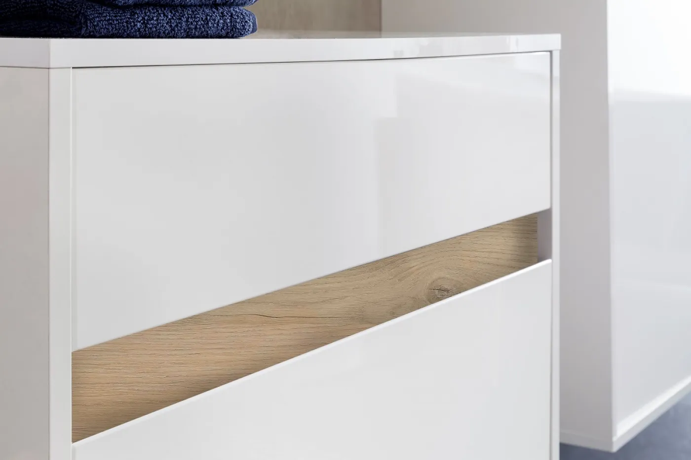 Hängeschrank Sol | weiß Hochglanz / Alteiche