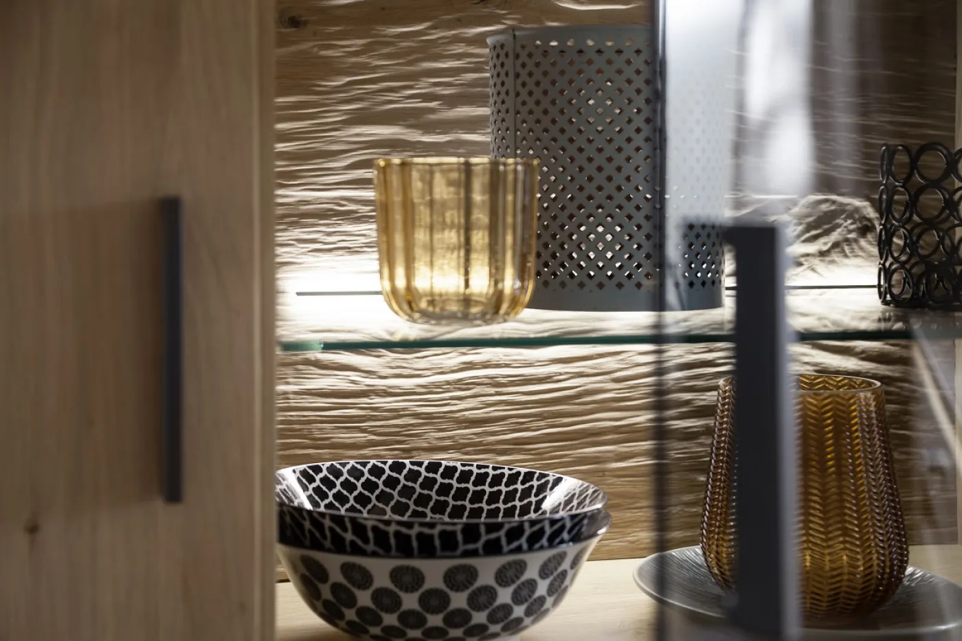 Highboard 2 Barcelona | Balkeneiche Bianco / Eiche Bianco | inkl. LED Beleuchtung ohne Beleuchtung