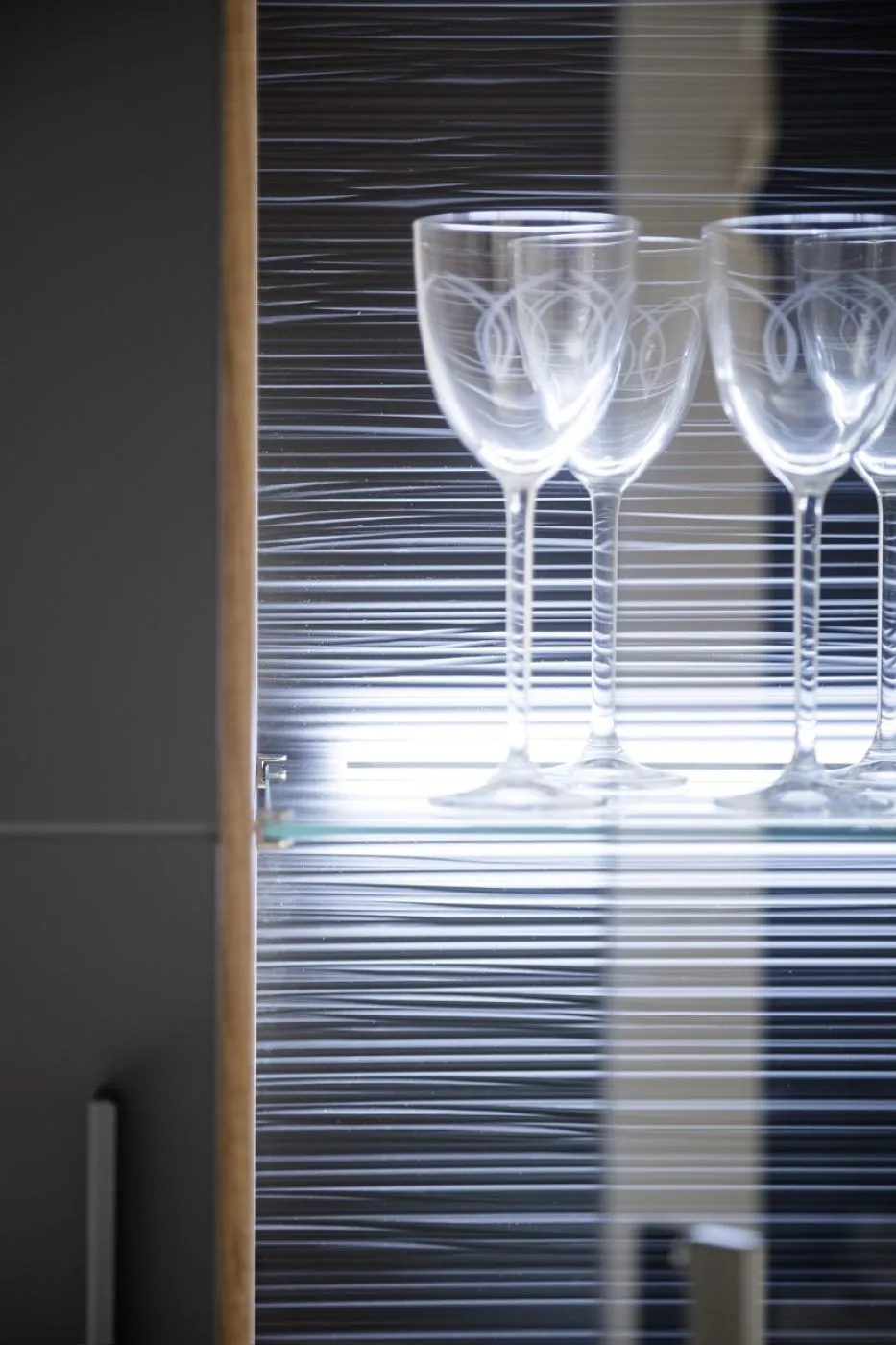 Highboard Cortona | Balkeneiche / anthrazit | LED Beleuchtung