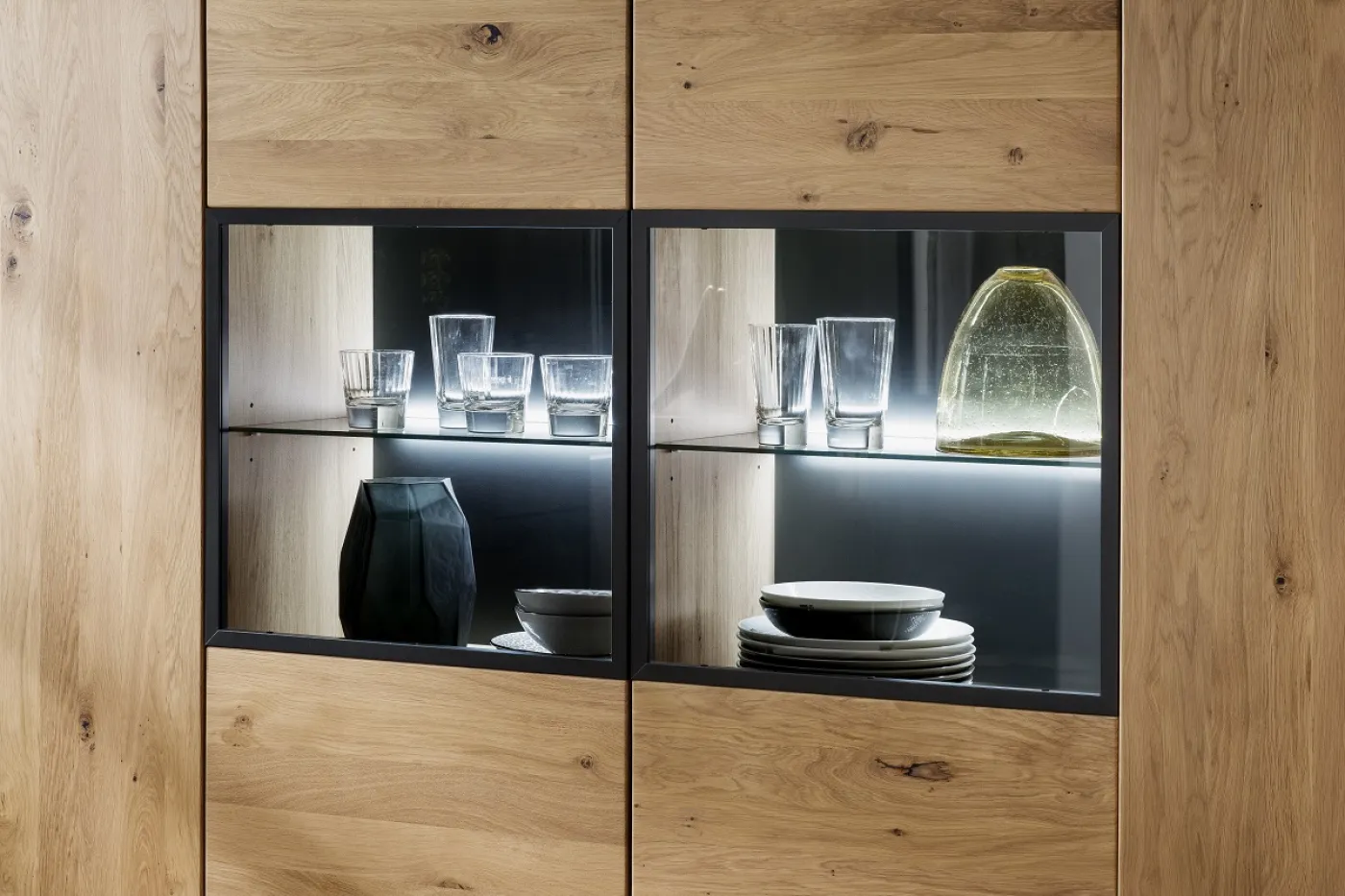 Highboard Portland 2 | Asteiche Bianco | mit 2er Set LED Band 45 cm