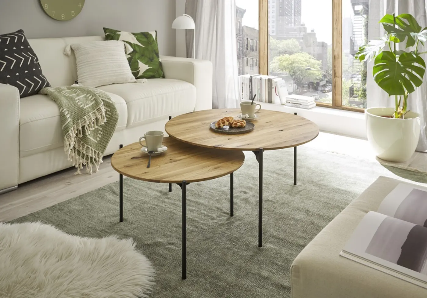 Couchtisch Assuan | Eiche massiv | rund | Eiche / schwarz | 55 cm