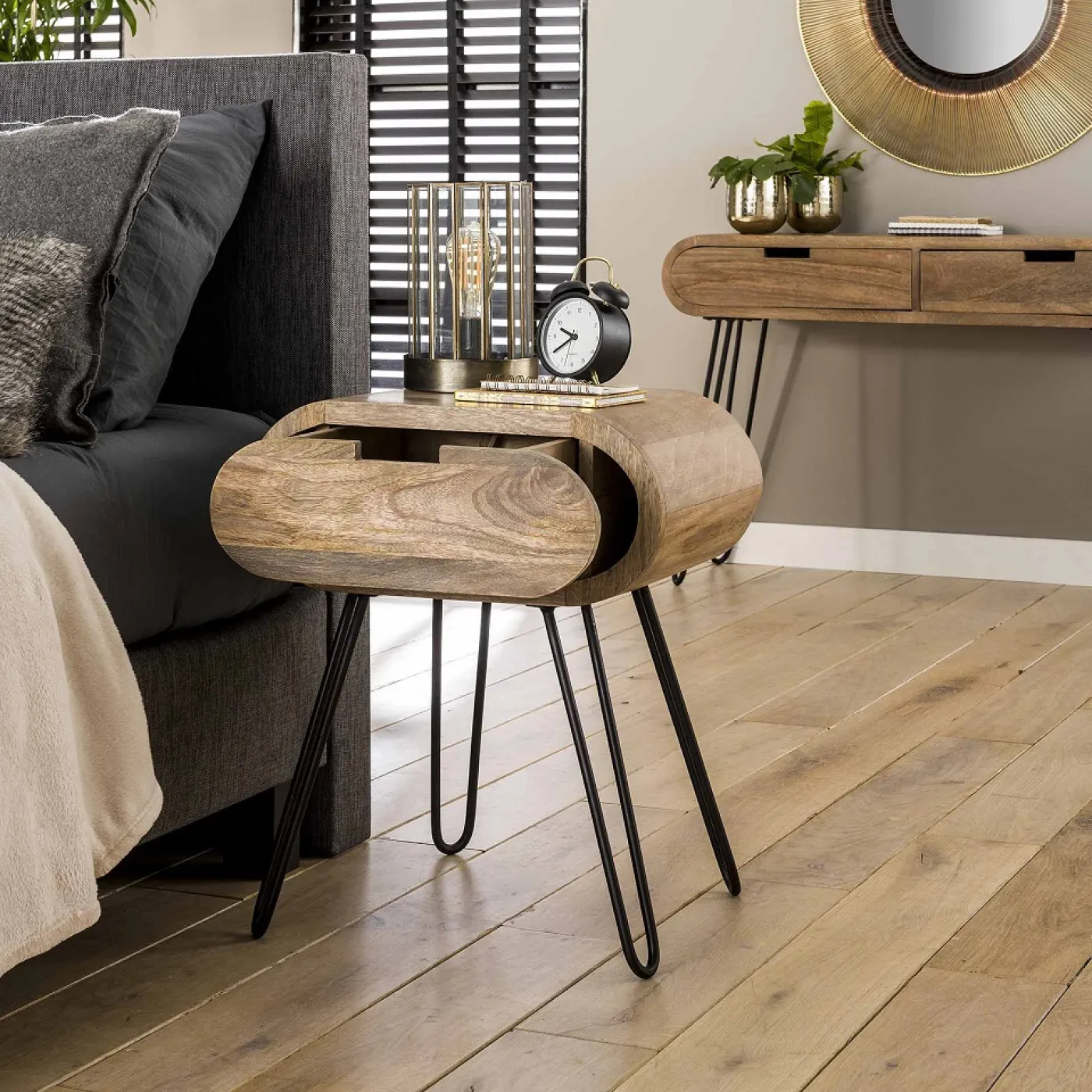 Nachttisch Amao | mit Schubkasten | Mango massiv | Sandfarben