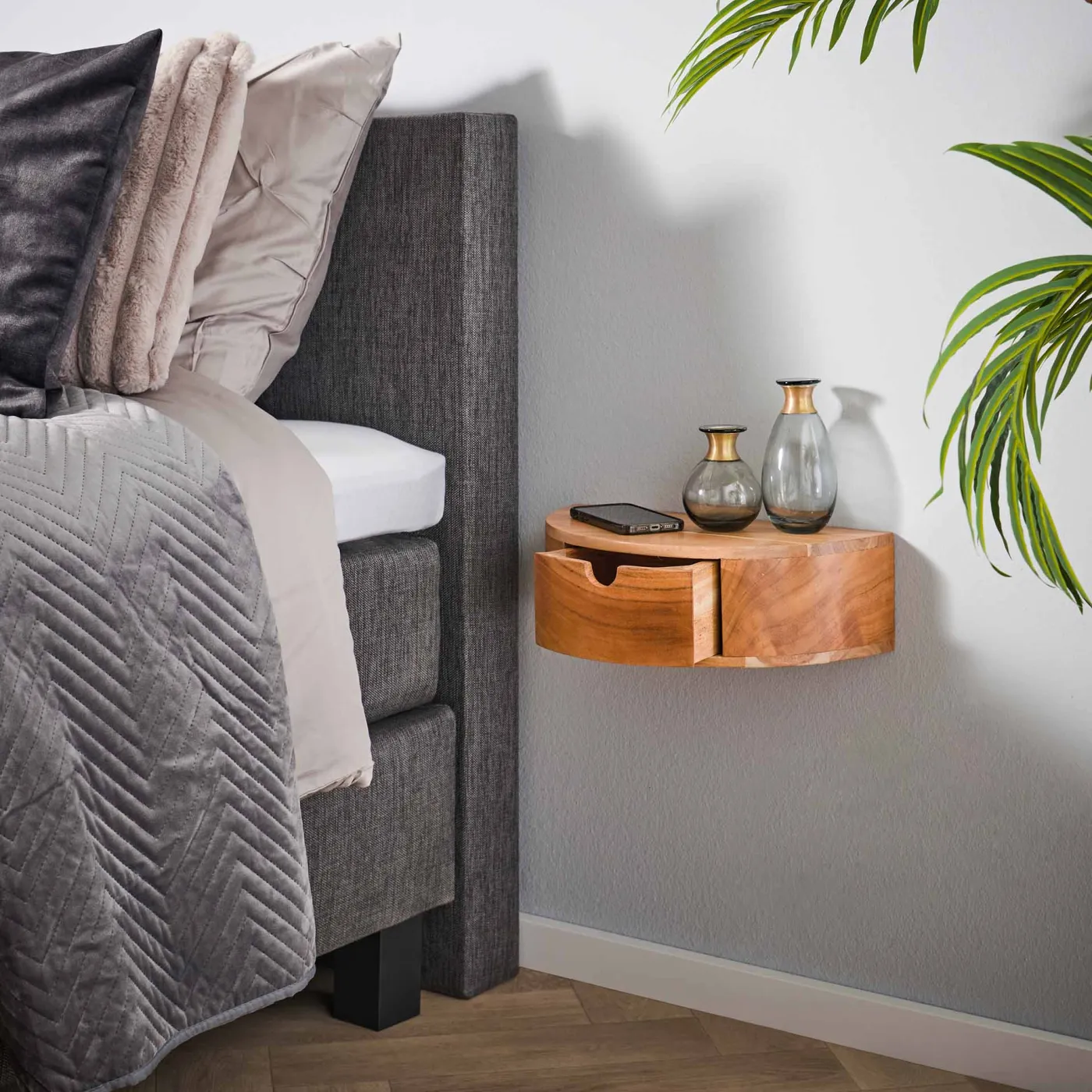 Nachttisch Chara | mit Schubkasten | Akazie massiv | natur