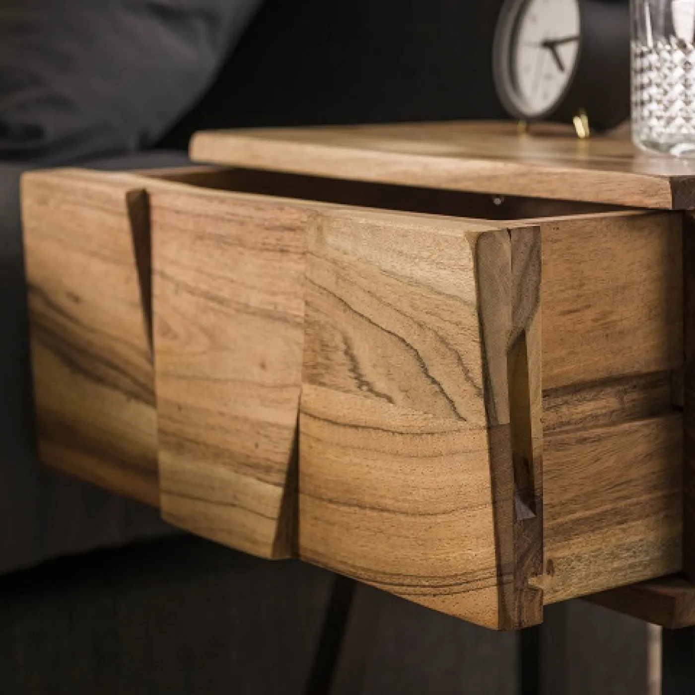 Nachttisch Malvine | Akazie massiv | naturell