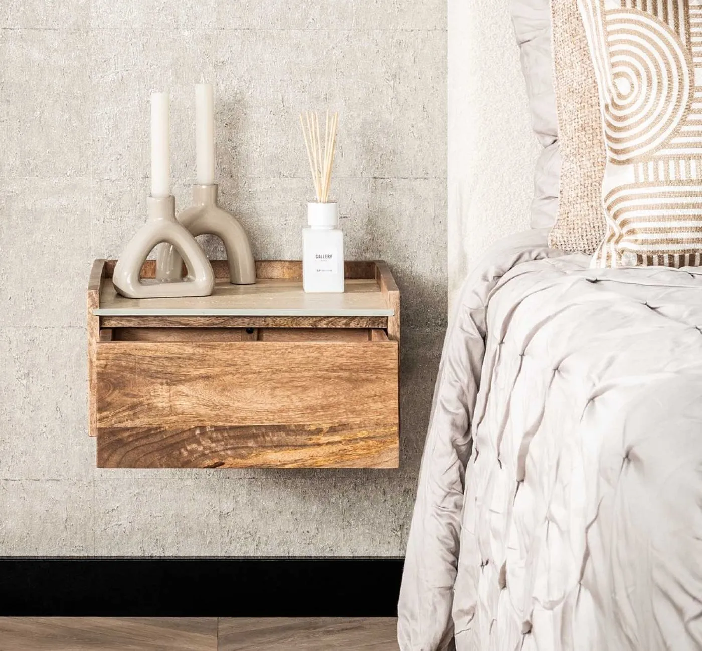 Nachttisch Safe | mit Schubkasten | Mangoholz | sandfarbe