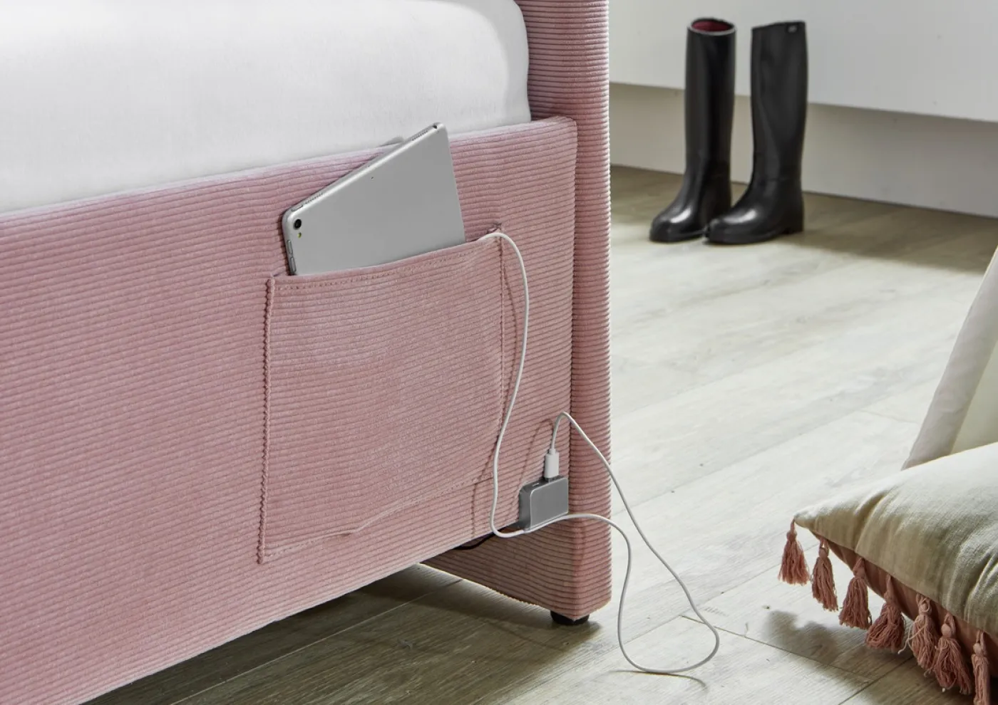 Polsterbett Cool inkl. Bettkasten | rose | 140 x 200 cm | mit Rückenteil | ohne Matratze