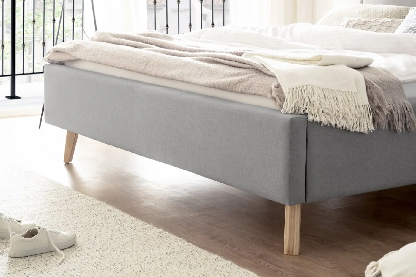 Polsterbett Frieda | hellgrau | 180 x 200 cm | ohne Lattenrost & Bettkasten