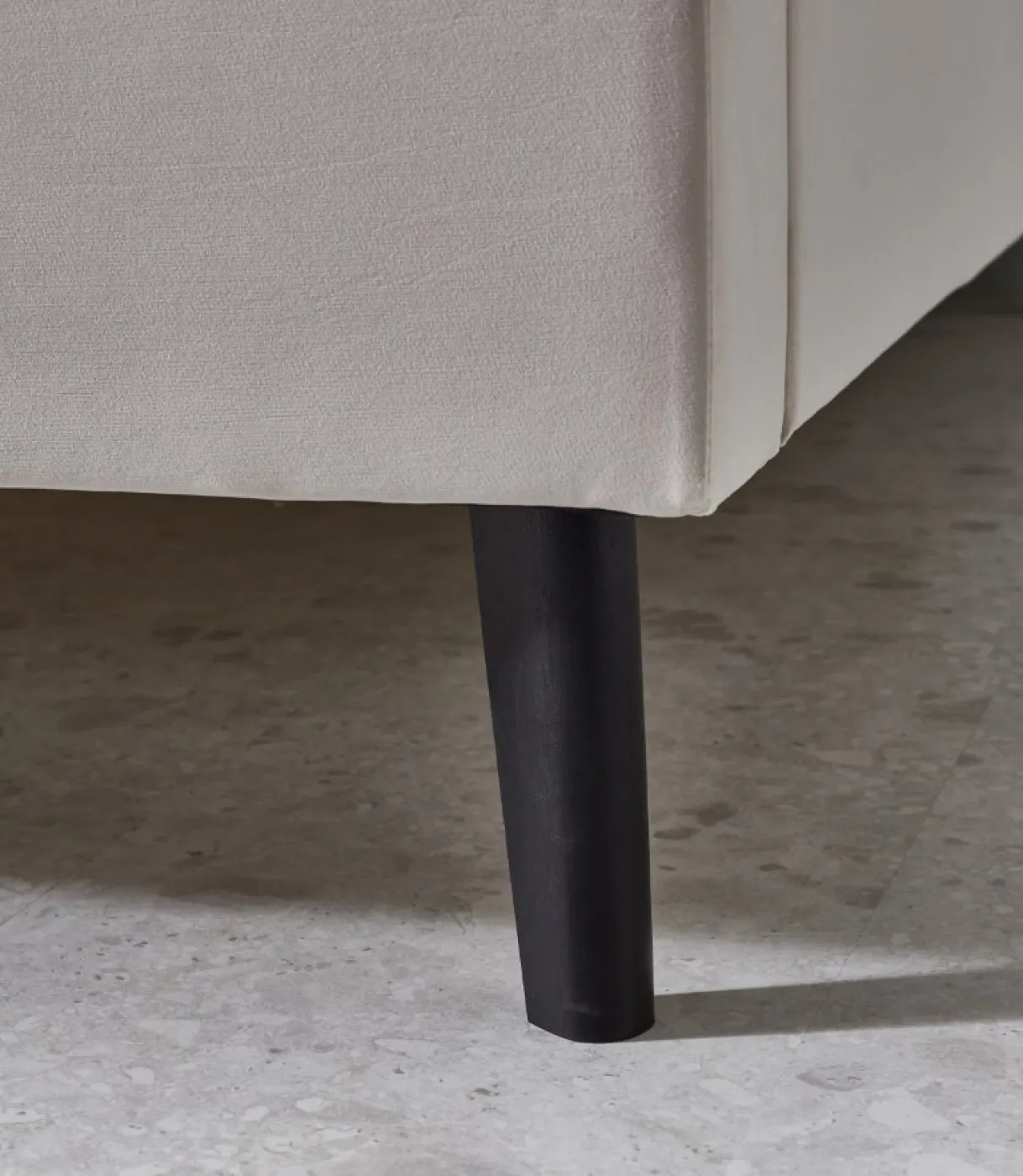 Polsterbett Leira | beige glatt | 140 x 200 cm