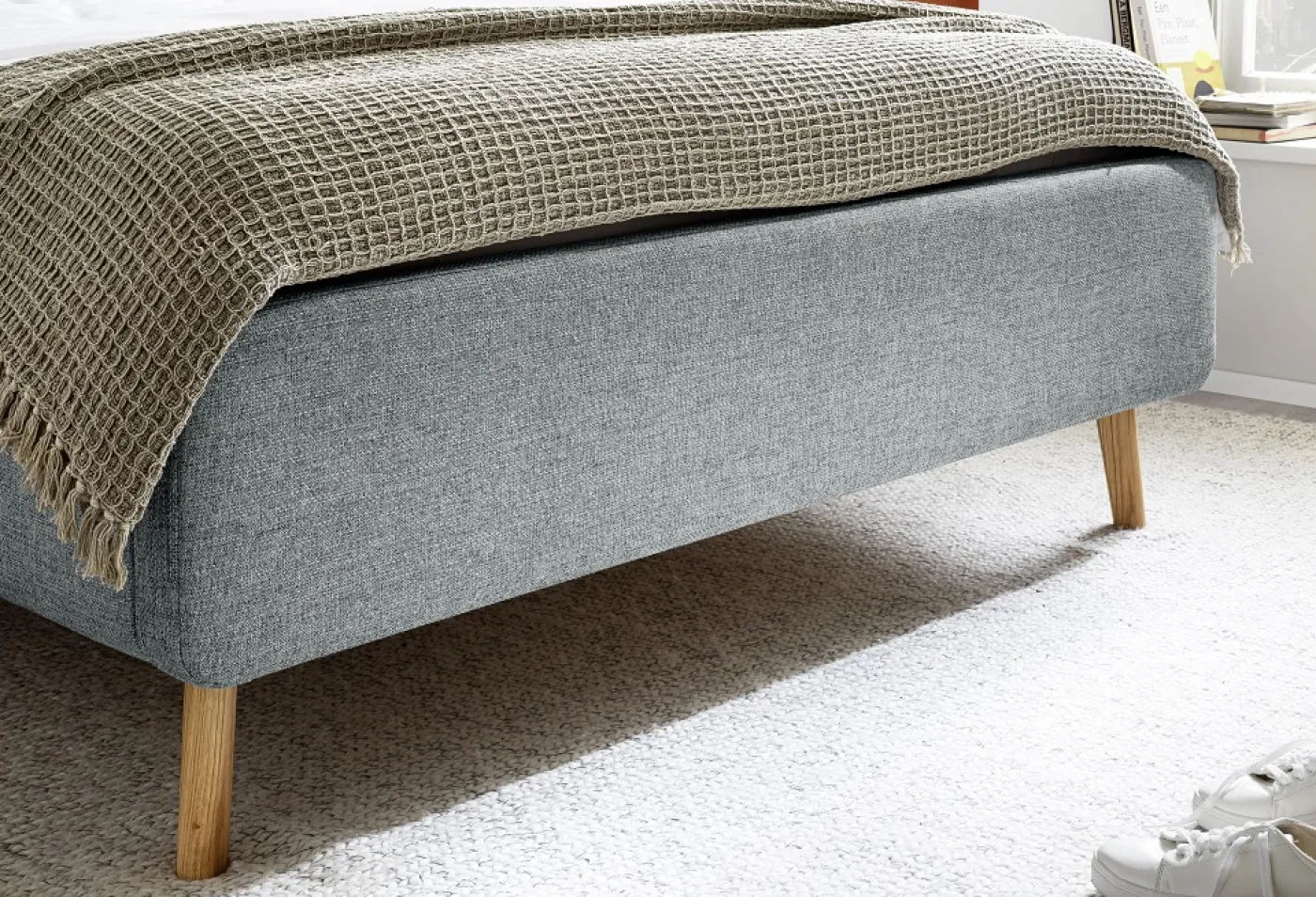 Polsterbett Lotte inkl. Bettkasten | pastellblau | 140 x 200 cm