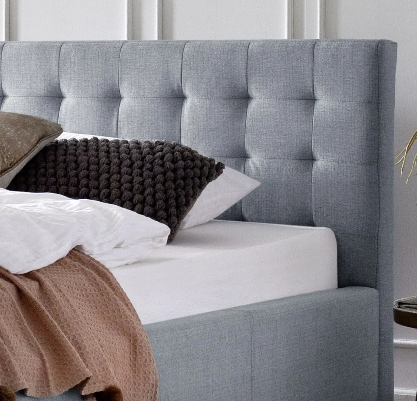 Polsterbett Malin | eisblau | 120/140 x 200 cm | verschiedene Größen