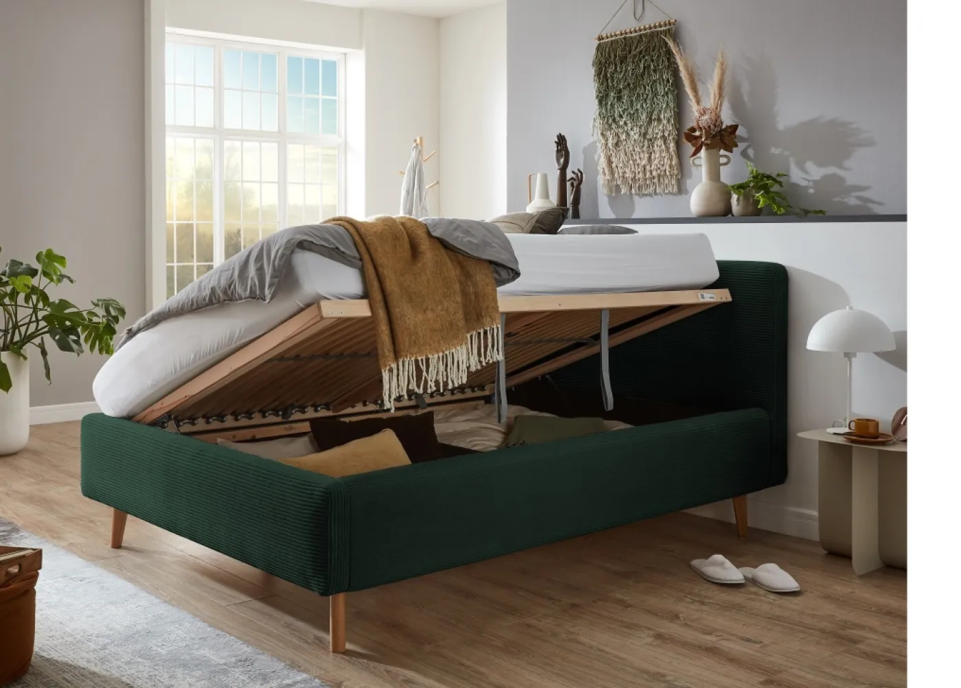 Polsterbett Mattis Cord | dunkelgrün | 140 x 200 cm | mit Lattenrost & Bettkasten