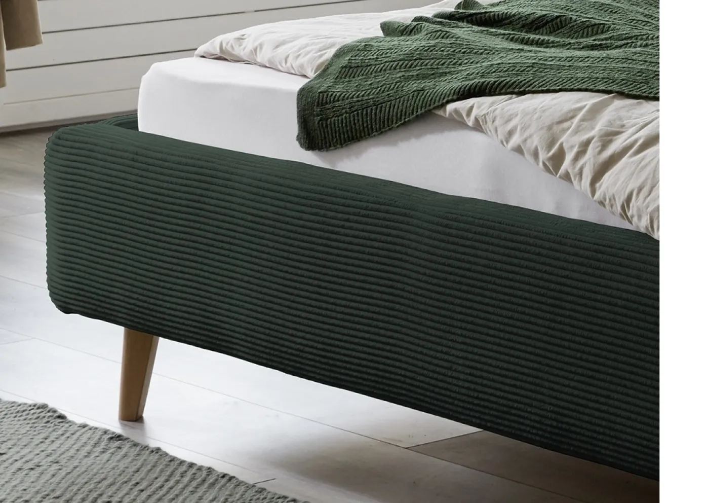 Polsterbett Mattis Cord | dunkelgrün | 140 x 200 cm | ohne Lattenrost & Bettkasten