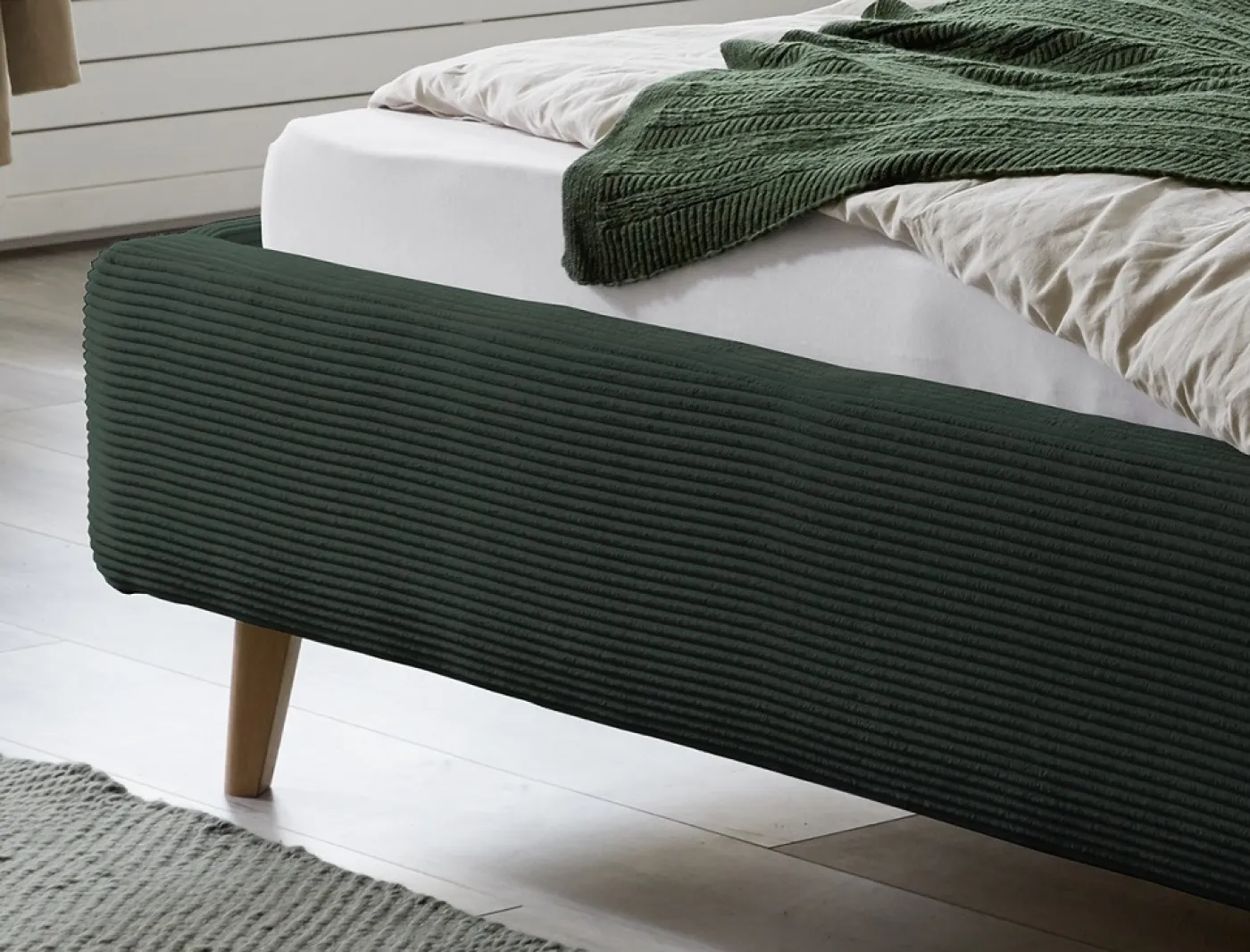 Polsterbett Mattis Cord | dunkelgrün | 160 x 200 cm | mit Lattenrost & Bettkasten