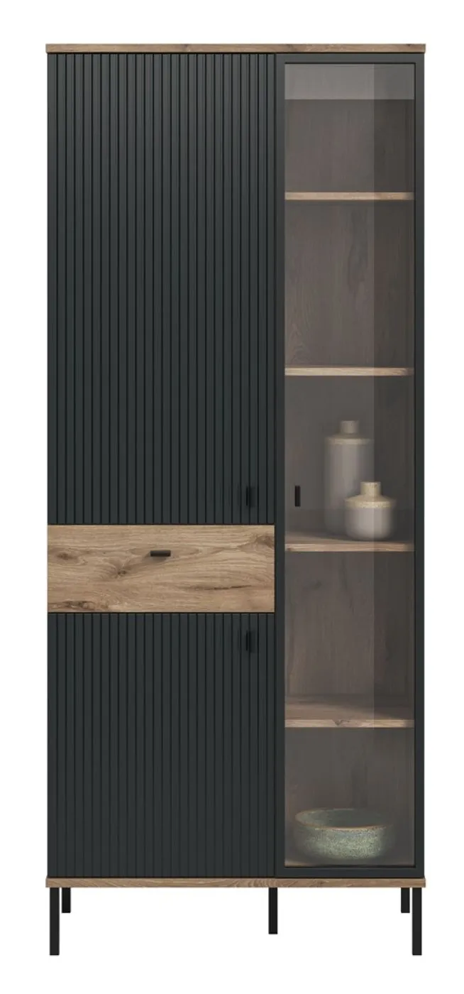 Stauraumvitrine Chess | Nox Oak / schwarz mit 2er Set Unterbauspot