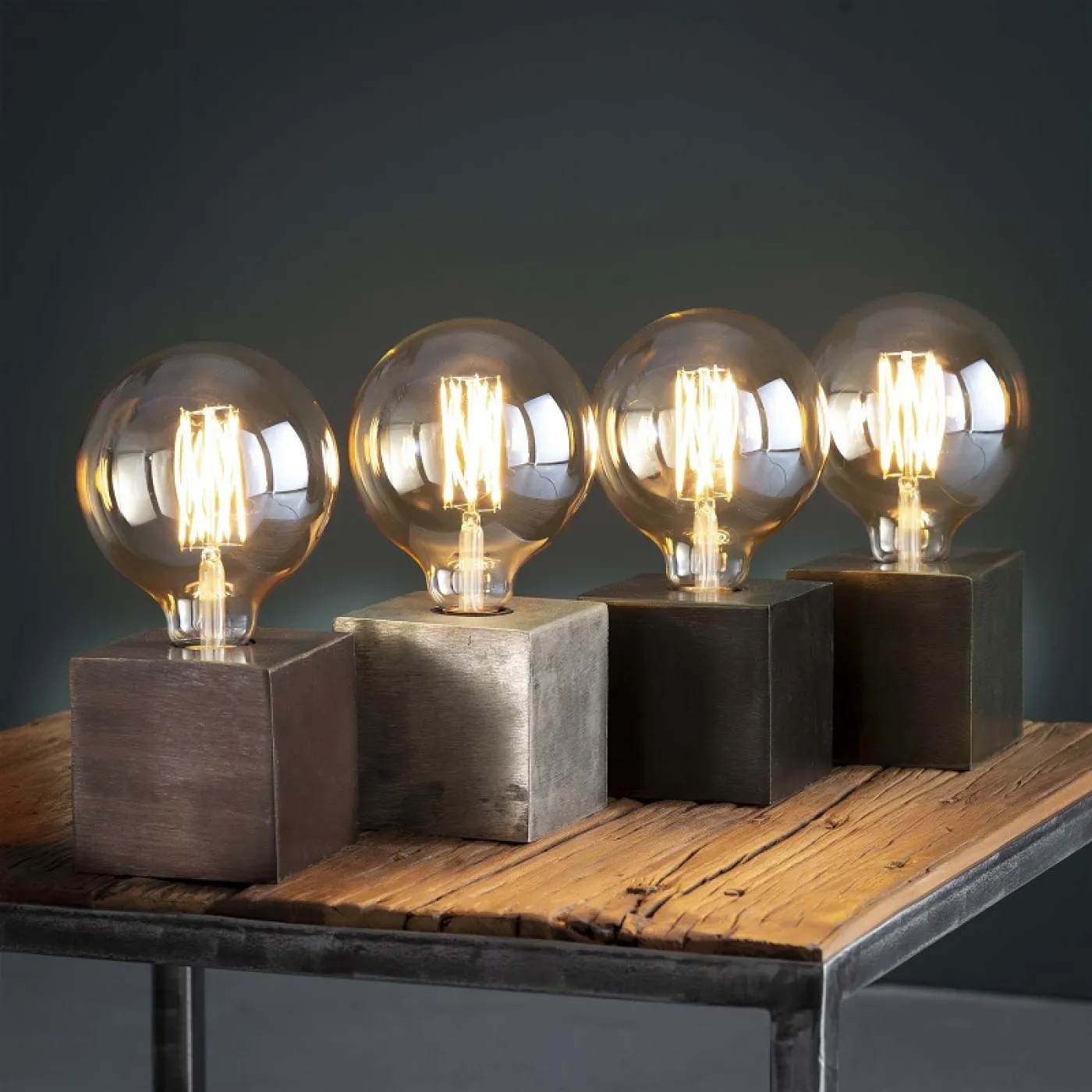 Tischleuchte Nano quadratisch | Metall | schwarz Nickel