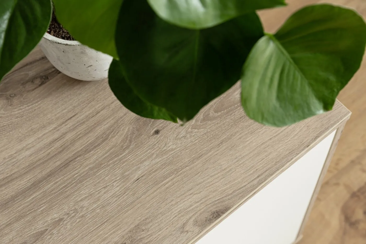 TV-Board Santerno | Soft white / Viking Oak | mit Beleuchtung