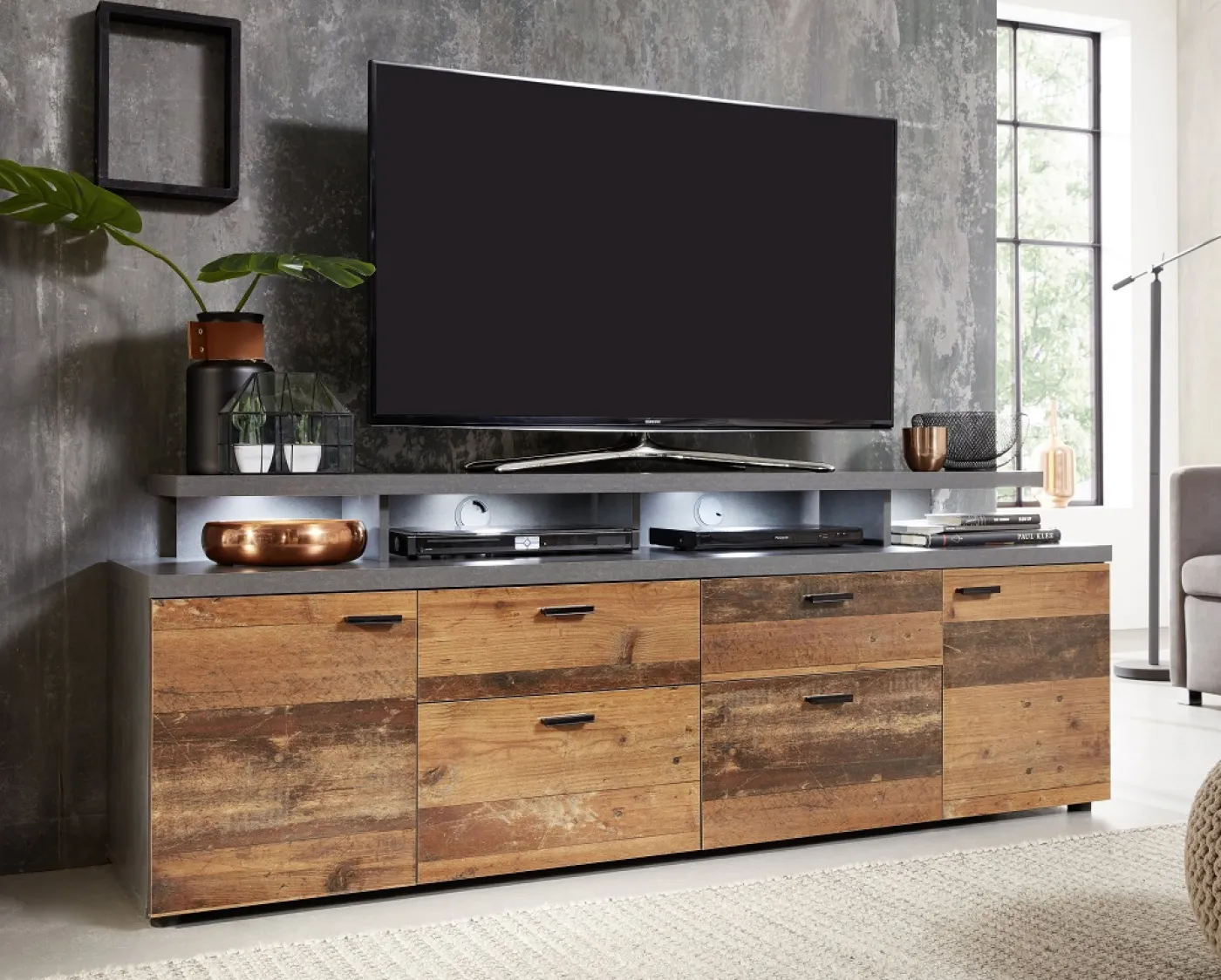 TV Lowboard Mood | Old Used Wood / Matera grau | Shabby Look mit 4er Set LED Beleuchtung