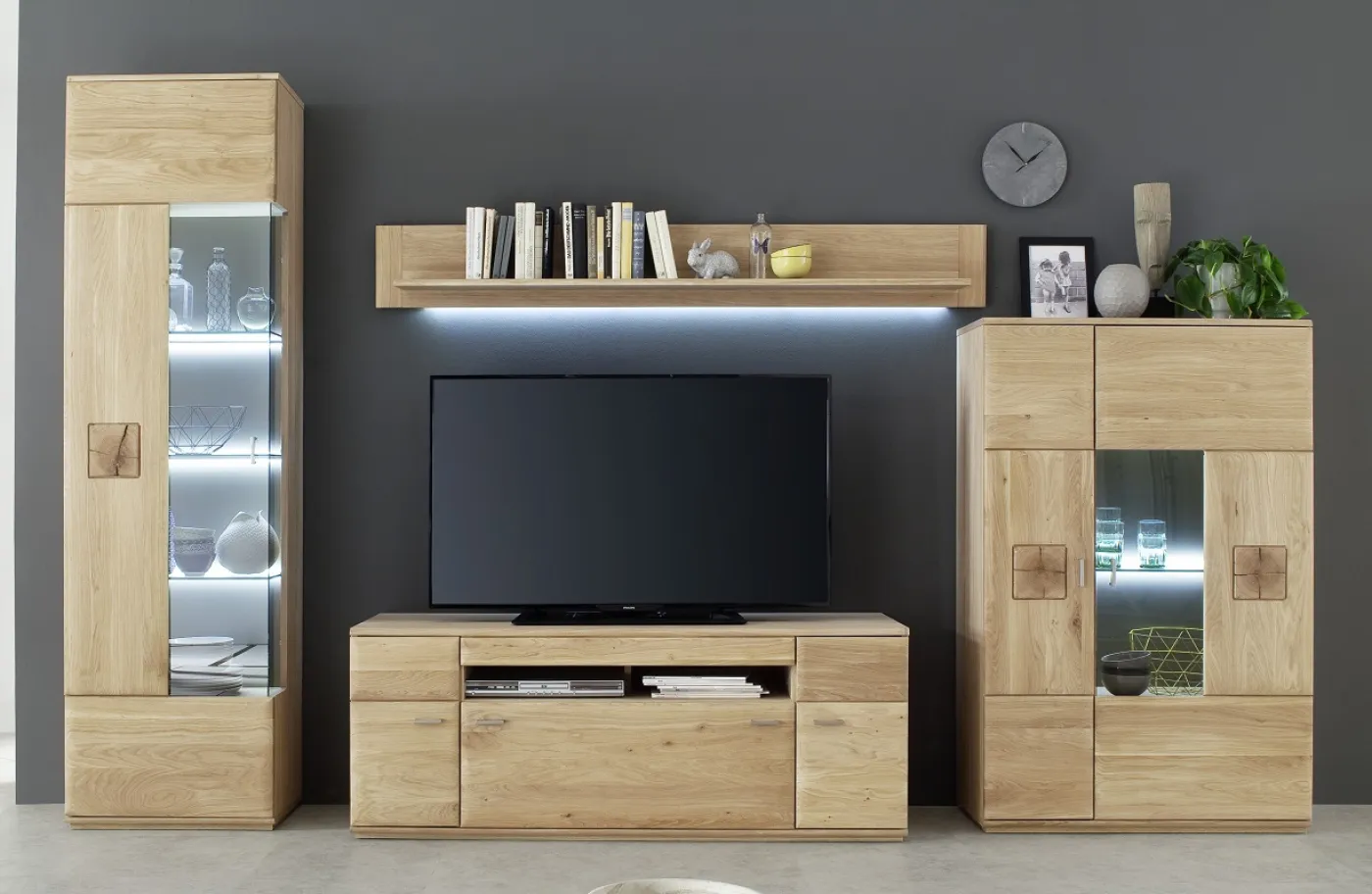 Vitrine Bologna | Eiche Bianco | mit LED Rückwandbeleuchtung