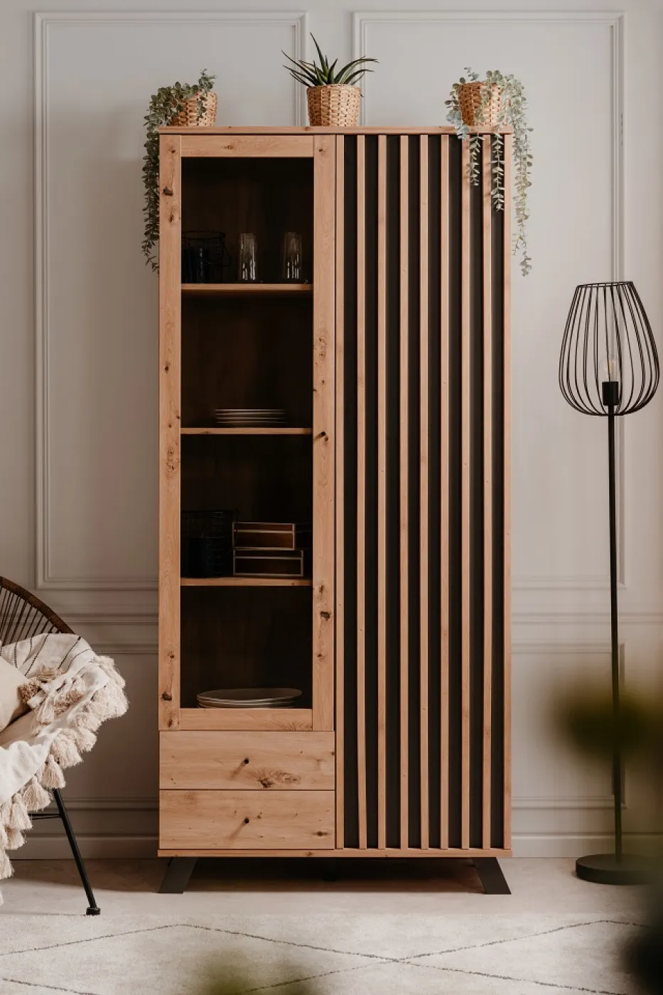 Vitrine Medan | mit 3D-Lamellen | Artisan Eiche / anthrazit