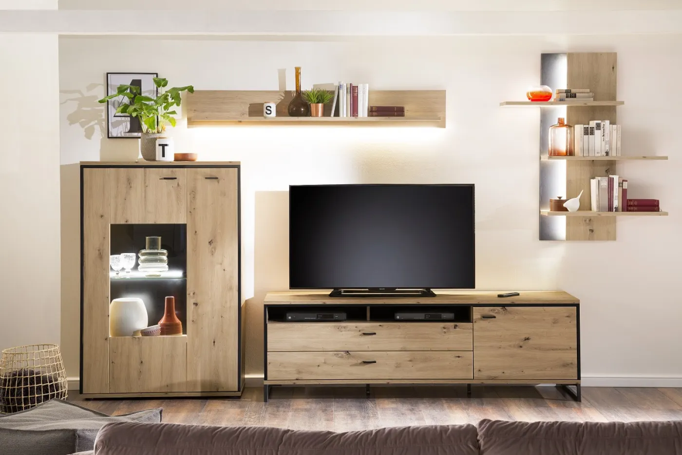 Wandboard Buenos Aires | Balkeneiche | LED Beleuchtung mit 1-er Set LED Bandbeleuchung