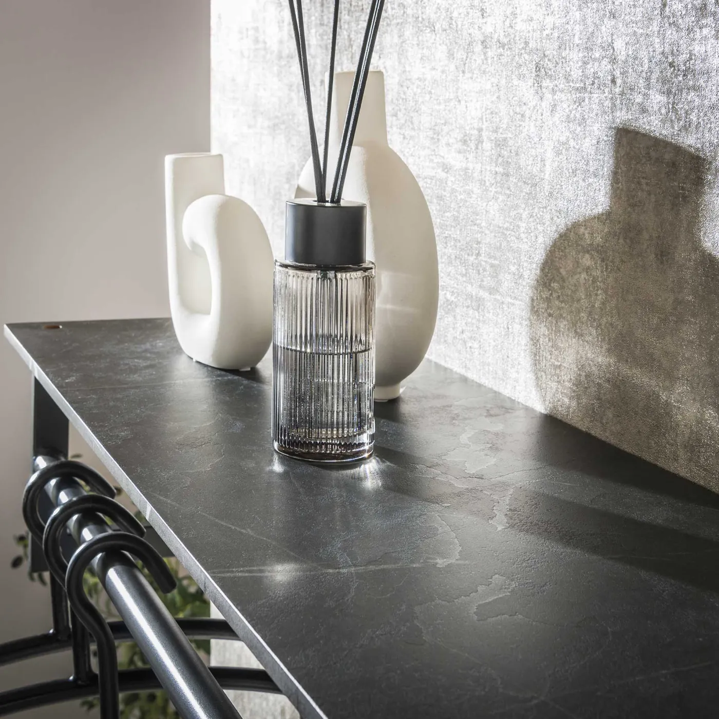 Wandgarderobe Hanga | Melamin | schwarz braun | 6 Haken