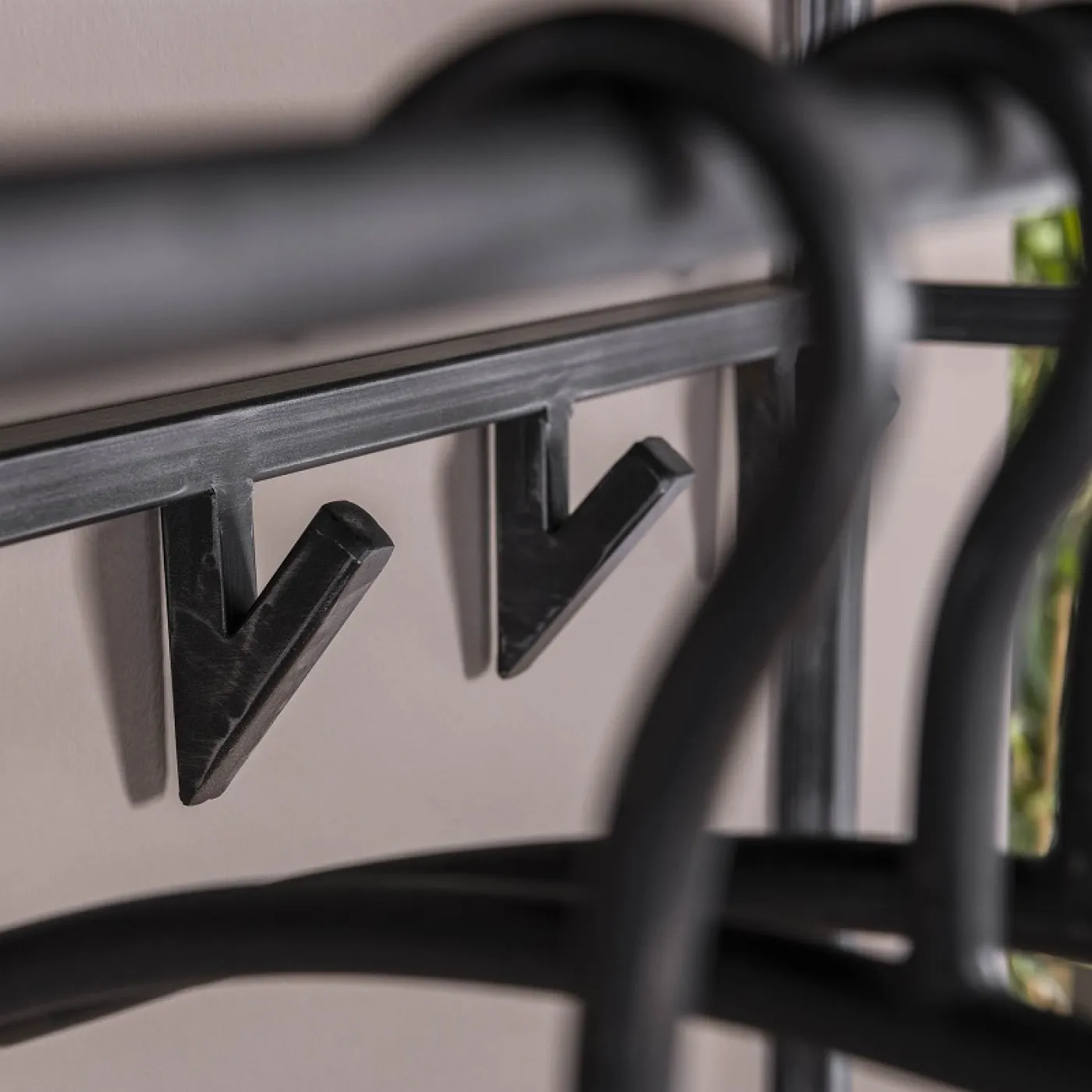 Wandgarderobe Ycona 12 Haken | Akazie massiv | schwarz