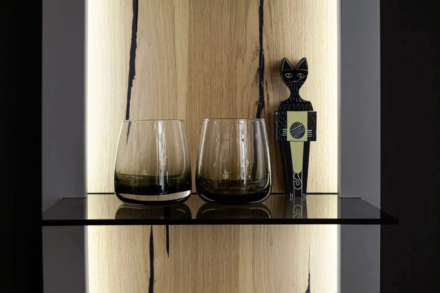 Wandregal Sevilla | Arktis grau | LED Beleuchtung mit 2er Set LED Band 125 cm