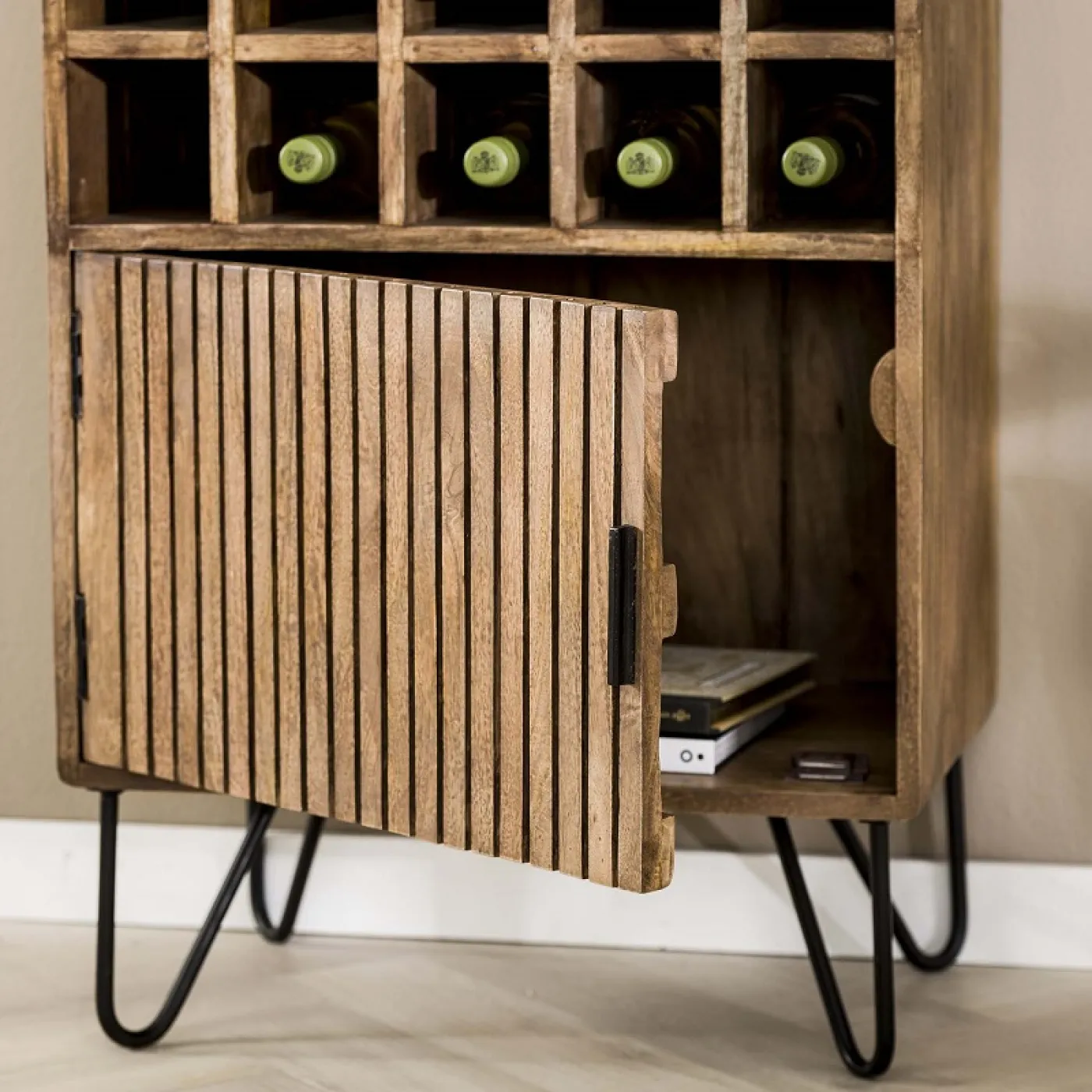 Weinschrank Dwina | Mangoholz | Sandfarben