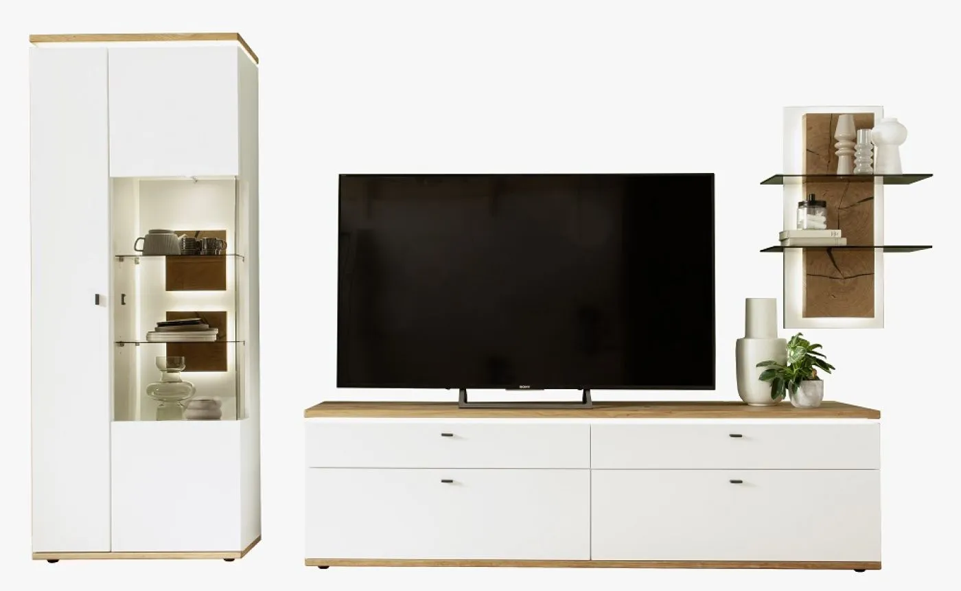 Wohnkombination Matadi 3 | Soft white / Ast-Balkeneiche | 3-teilig | Wandregal mit Bandbeleuchtung | Kombi-Vitrine mit LED Unterbauspot
