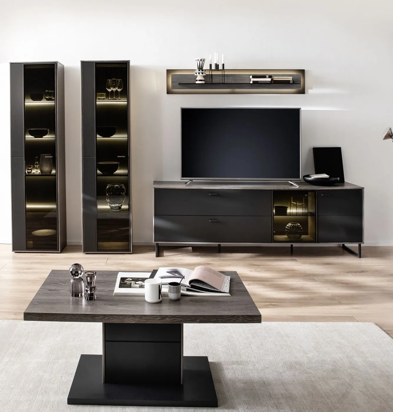 Wohnkombination Venezia 3 | Softblack / Vulcano Eiche | 4-teilig | optional LED Beleuchtung