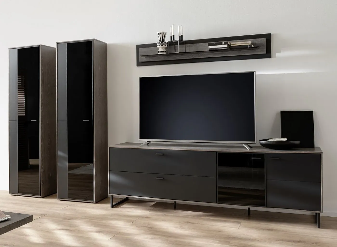 Wohnkombination Venezia 3 | Softblack / Vulcano Eiche | 4-teilig | optional LED Beleuchtung