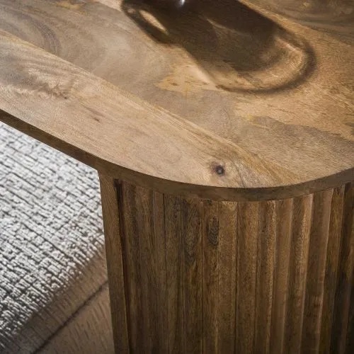 Beistelltisch Riva, im Wohnzimmer neben Sofa, ovale Tischplatte mit gerillter Säulenfuß – Ansicht 4
