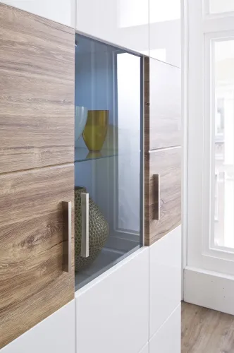 Kombi-Vitrine Luzern | weiß Hochglanz / Sterling Oak | 1er Set LED Rückwandbeleuchtung