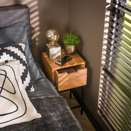 Nachttisch Clara | mit Schubkästen | Akazie massiv | naturel